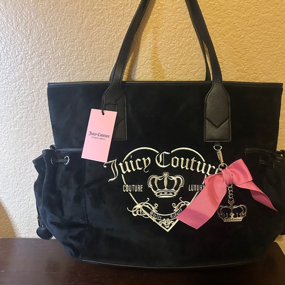 Juicy Couture Handbags - Juicy Couture Black Tote with Pink Bow